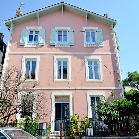 Gambetta Stylish 2 Bedrooms Apartment - Between Beach & Fresh Market Biarritz Bagian luar foto